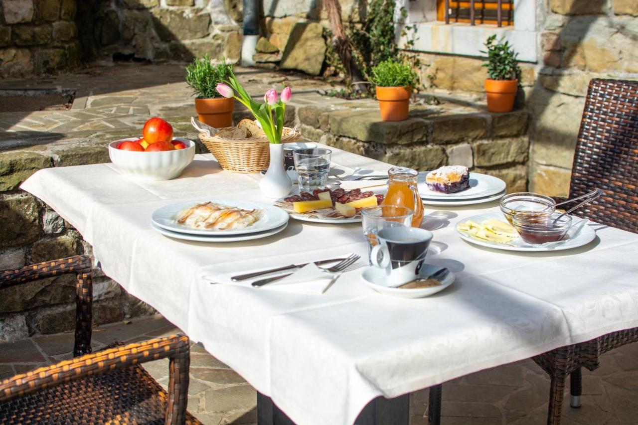 Domacija Pri Damjanu Hotel Kozina Luaran gambar