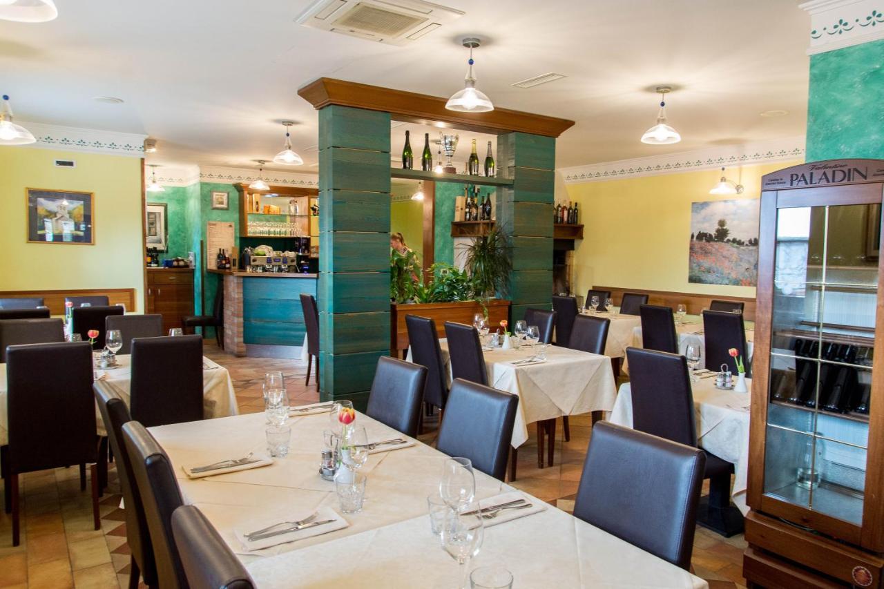 Domacija Pri Damjanu Hotel Kozina Luaran gambar