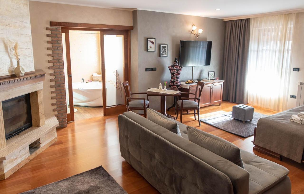 Domacija Pri Damjanu Hotel Kozina Luaran gambar